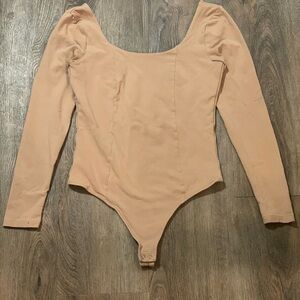 Abercrombie & Fitch Long-Sleeve Seamed  Scoopneck Bodysuit - Nude/Light Beige